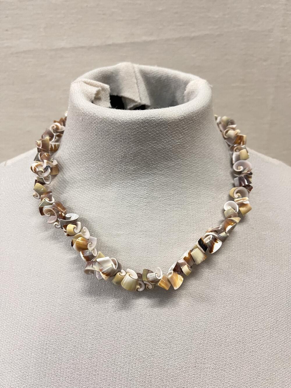 Ketting, gesneden schelpen