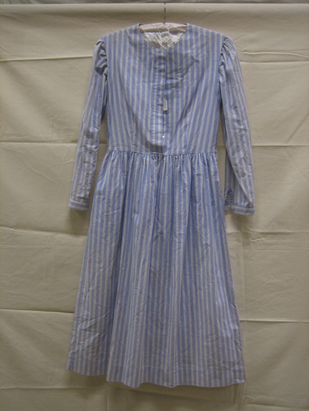 Jurk, halflang model van katoen met blauw/witte streep