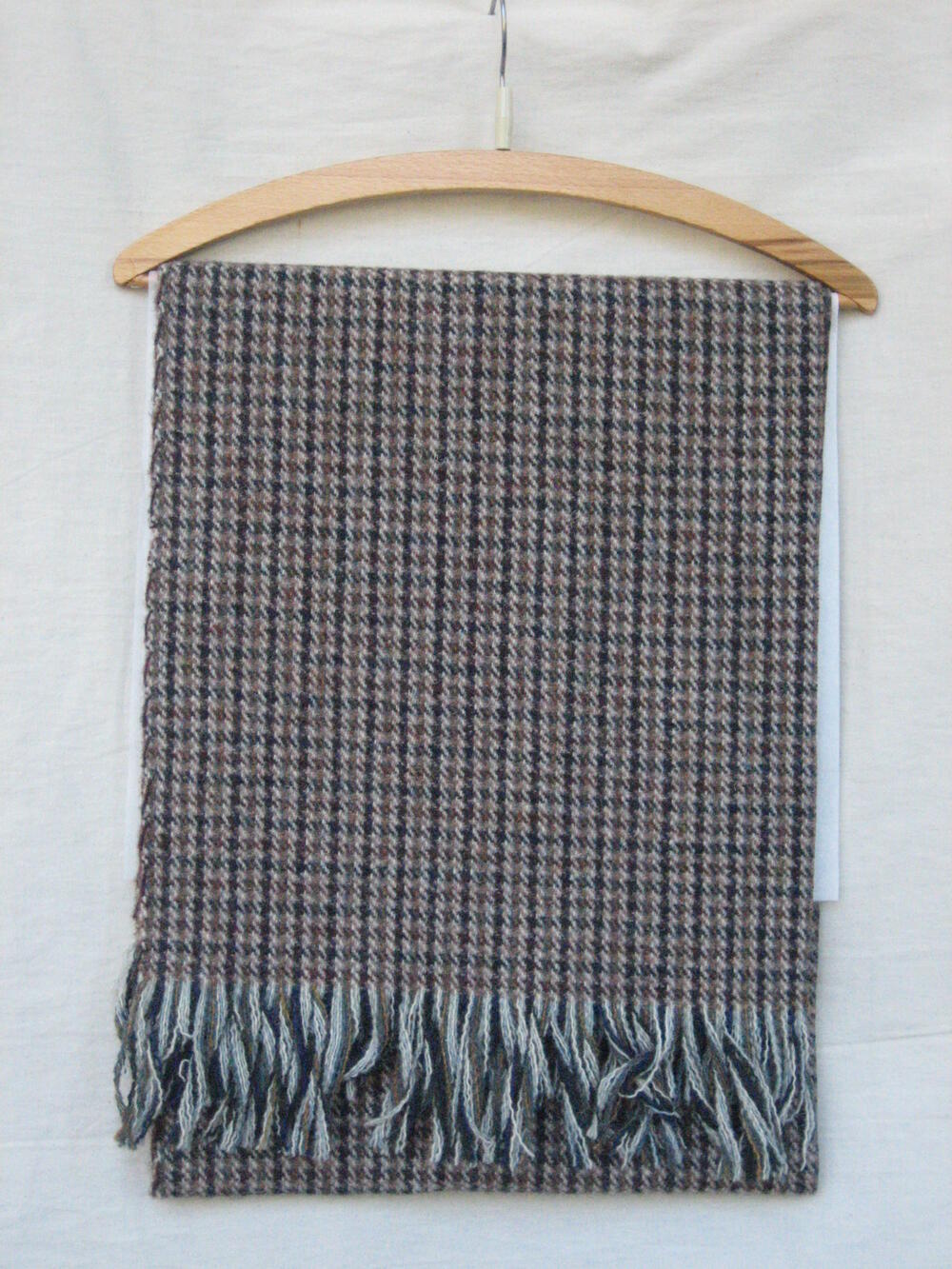 Sjaal van geruite wol in pied-de-poule motief in gemêleerde tinten beige, bruin, zwart en groen,…