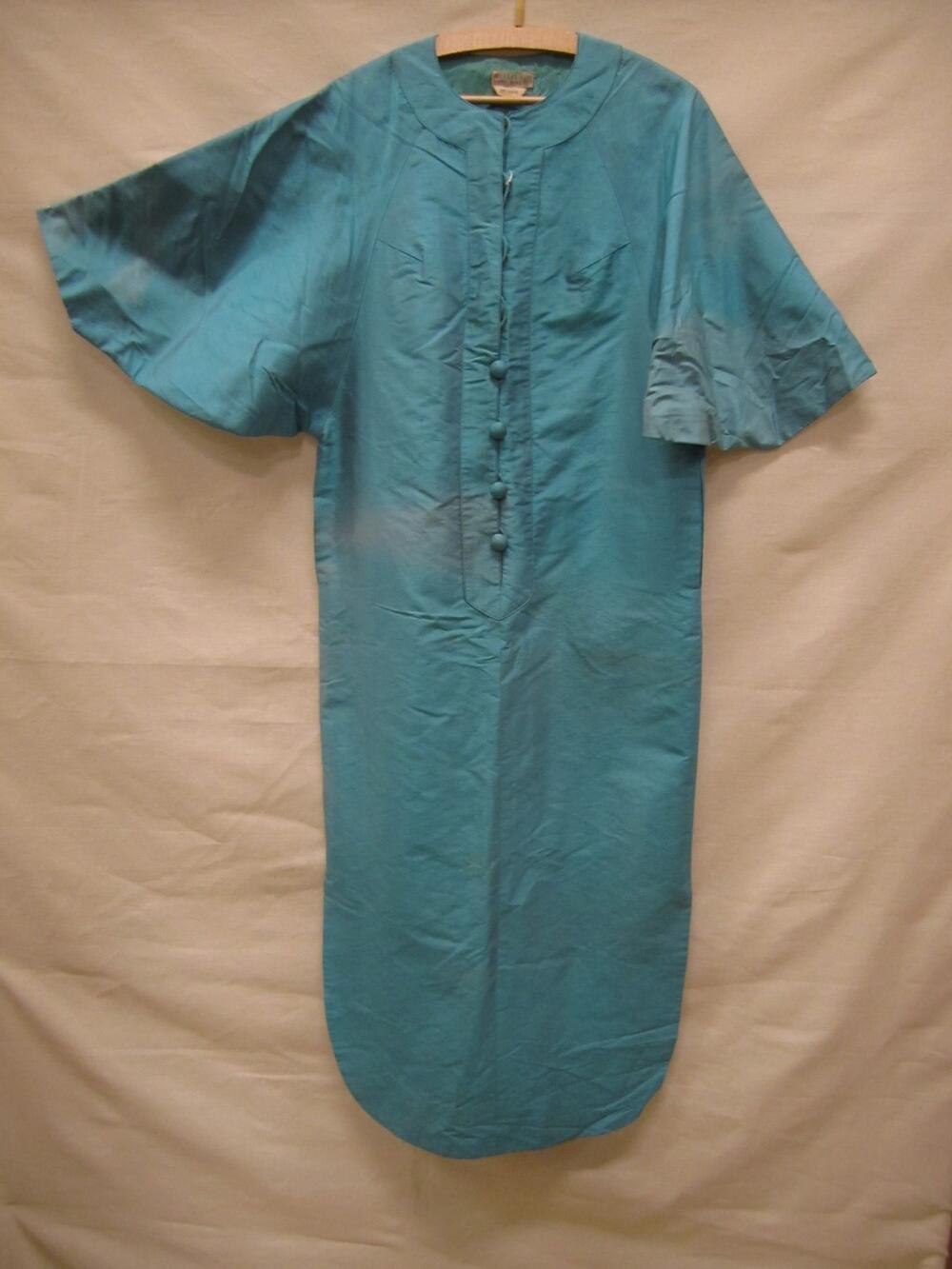 Avondjurk van turquoise wilde zijde, lang model met raglan mouw