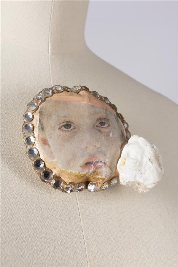 Broche