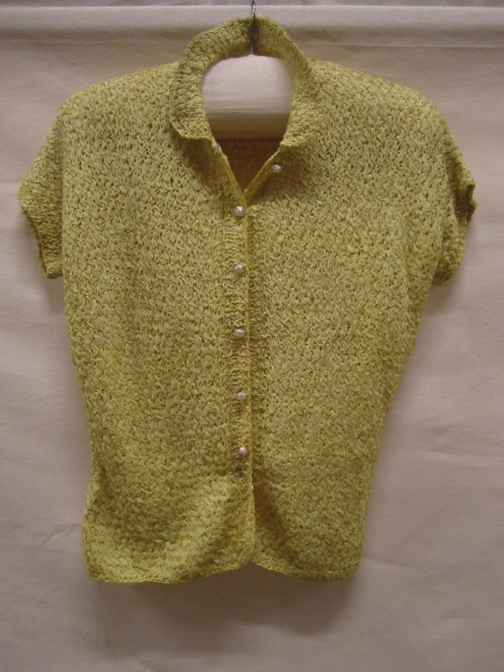 Blouse of top van geel gehaakt kunstzijden band