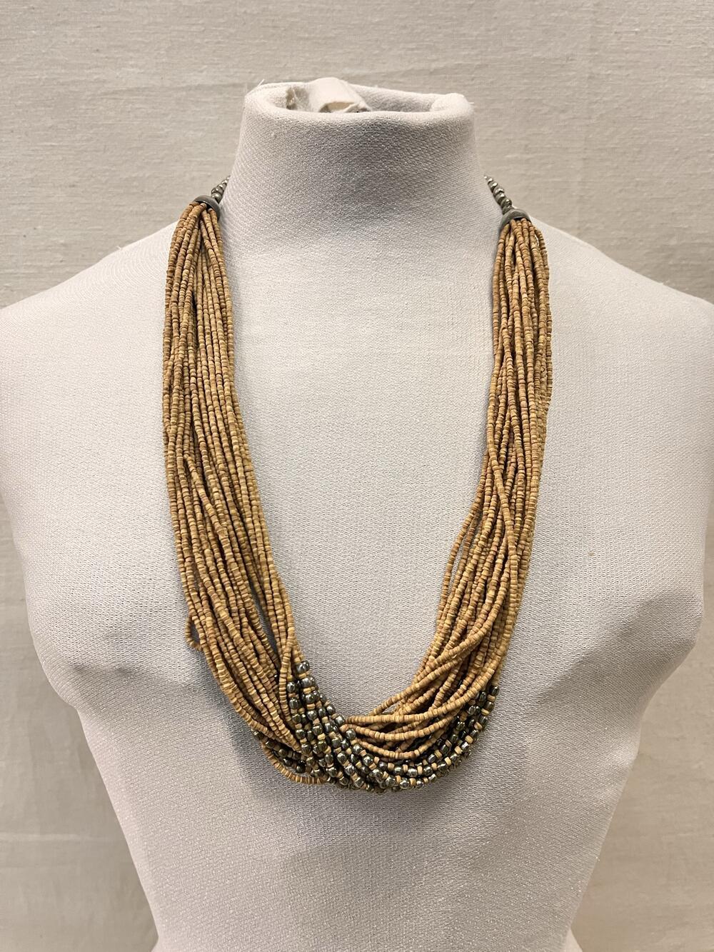 Ketting, strengen kralen en metaal