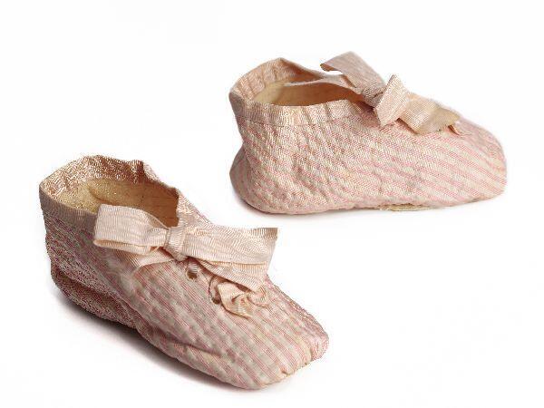 Een paar babyschoenen