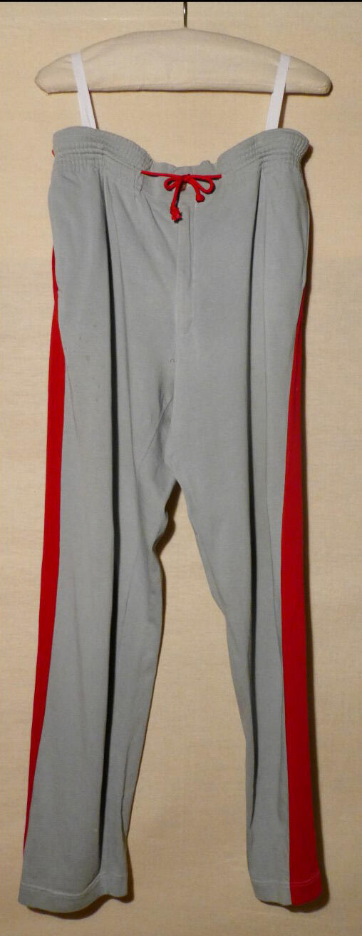 Sportbroek (man) van tricot, behorende tot sportpak