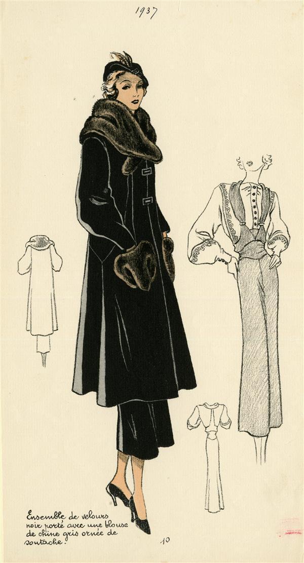 Ensemble de velours noir porté avec une blouse de chine gris ornée de soutache