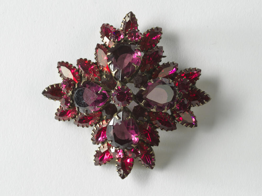 Broche
