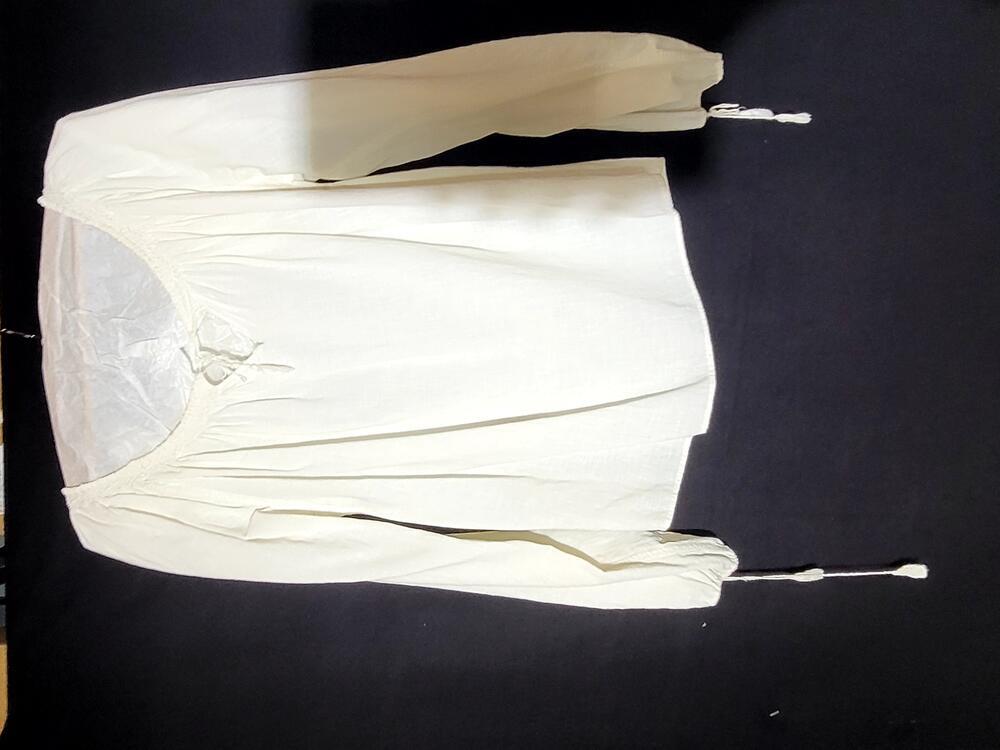 Blouse van wit katoen met rimpeleffect in de stof