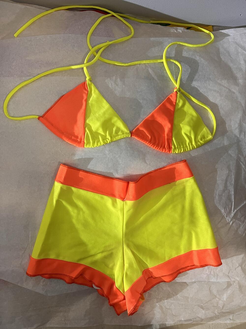 Bikini en los broekje