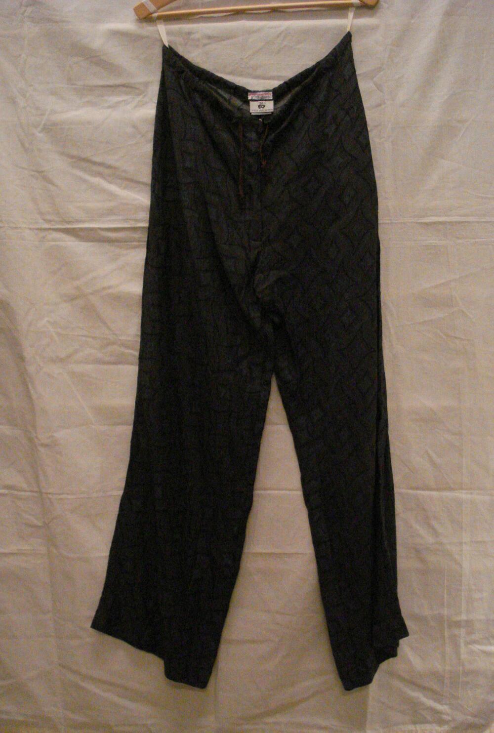 Lange broek, wijd model met tunnelceintuur van zijde bedrukt met fantasieruitmotief in grijsblauw…