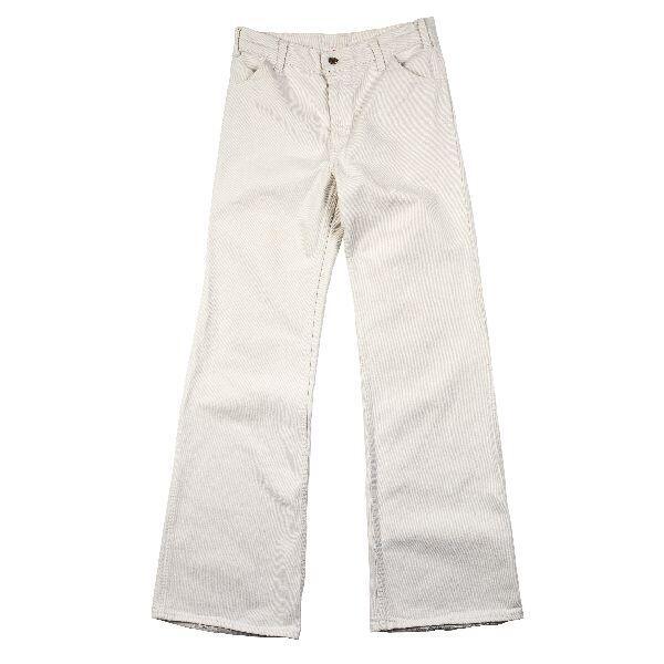 Witte Levi's spijkerbroek, gedragen als trouwkleding