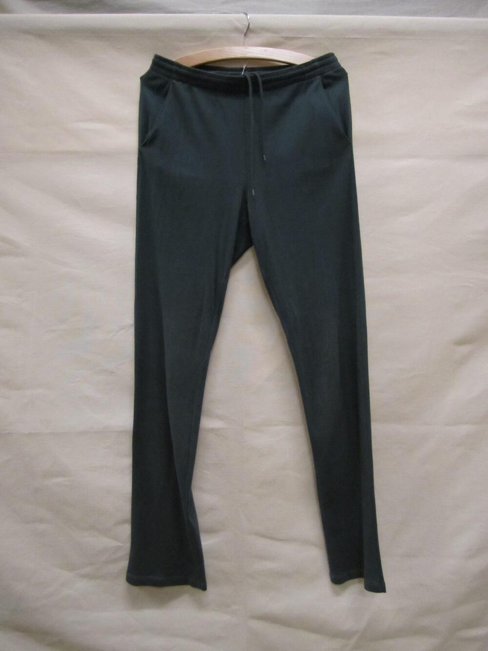 Joggingbroek van groen katoenen tricot, met iets smal toelopende pijp, trekkoord in taille