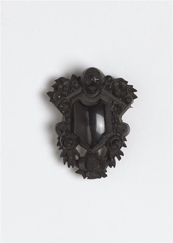 Broche