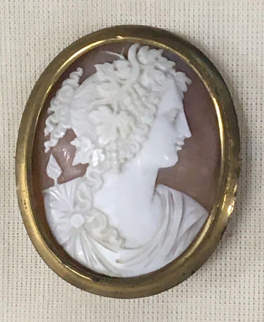 Broche