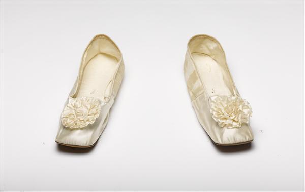 Paar vrouwenschoenen