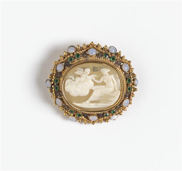 Broche