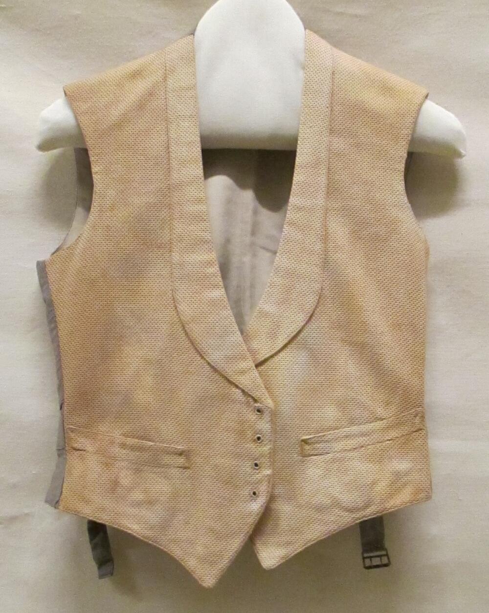 Vest (man) van crèmekleurige fantasiestof, achterpand van grijze zijde en voering van beige zijde