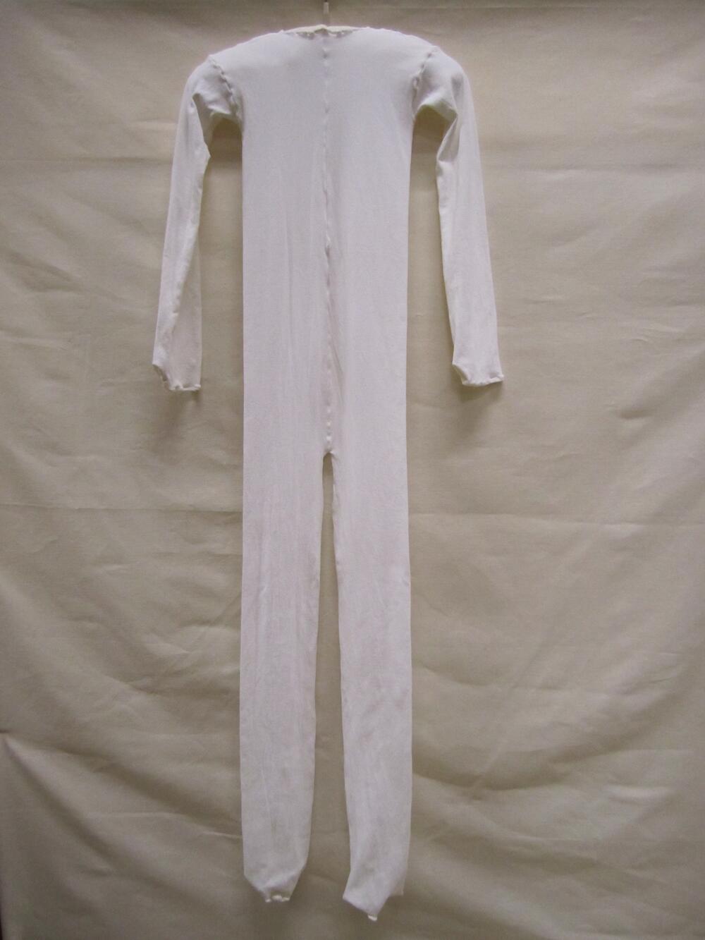 Jumpsuit (man) van wit tricot, nauwsluitend model met ingezette mouwen en benen met aangeknipte…