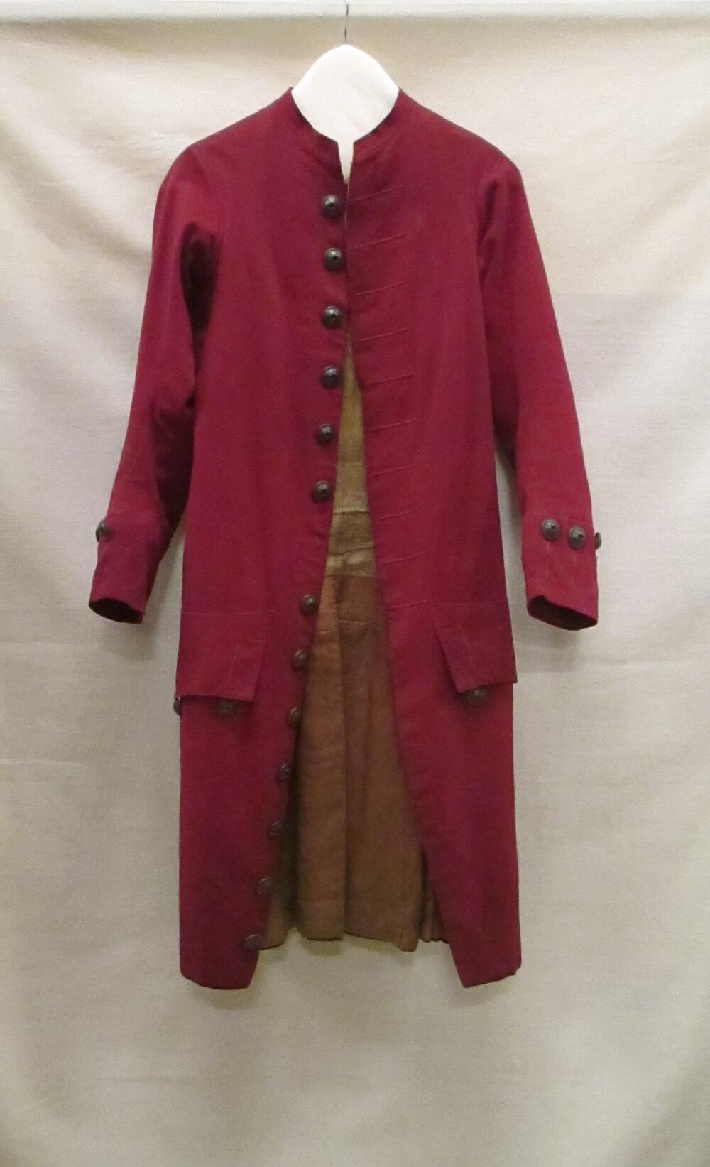 Jas (man) van paarsrood laken, behorende bij vest