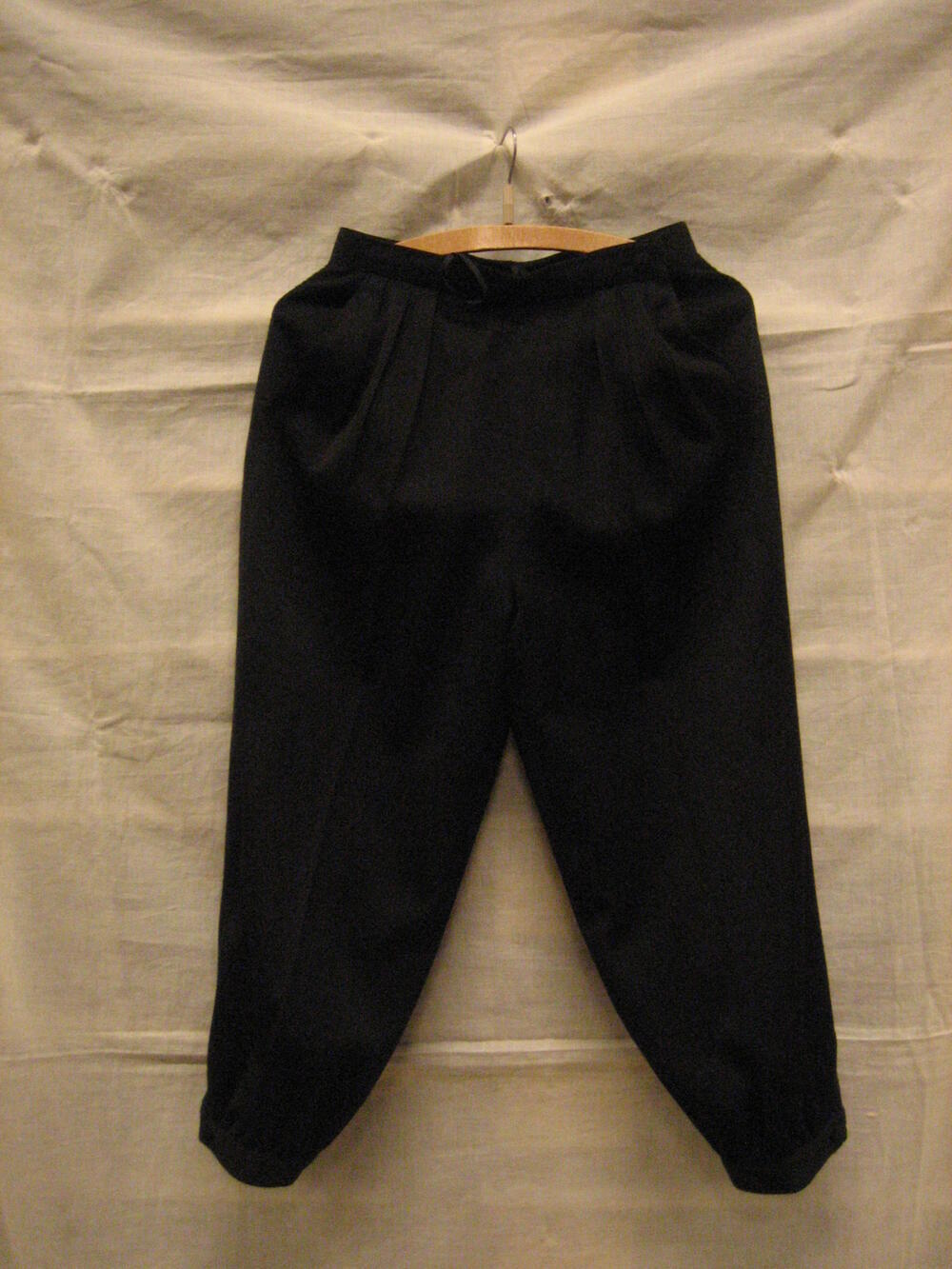 Broek, 'plus-four', van zwarte wollen keper