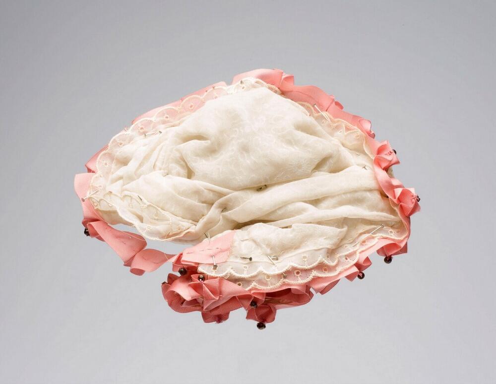 Model van een Surinaams-Creoolse hoofddoek