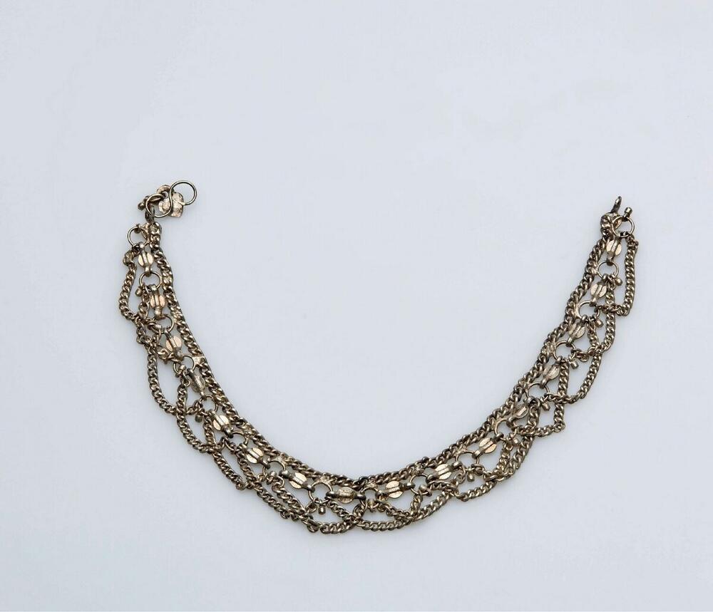 Schakelketting van blank metaal