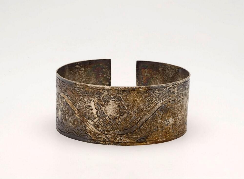 Brede zilverkleurige armband