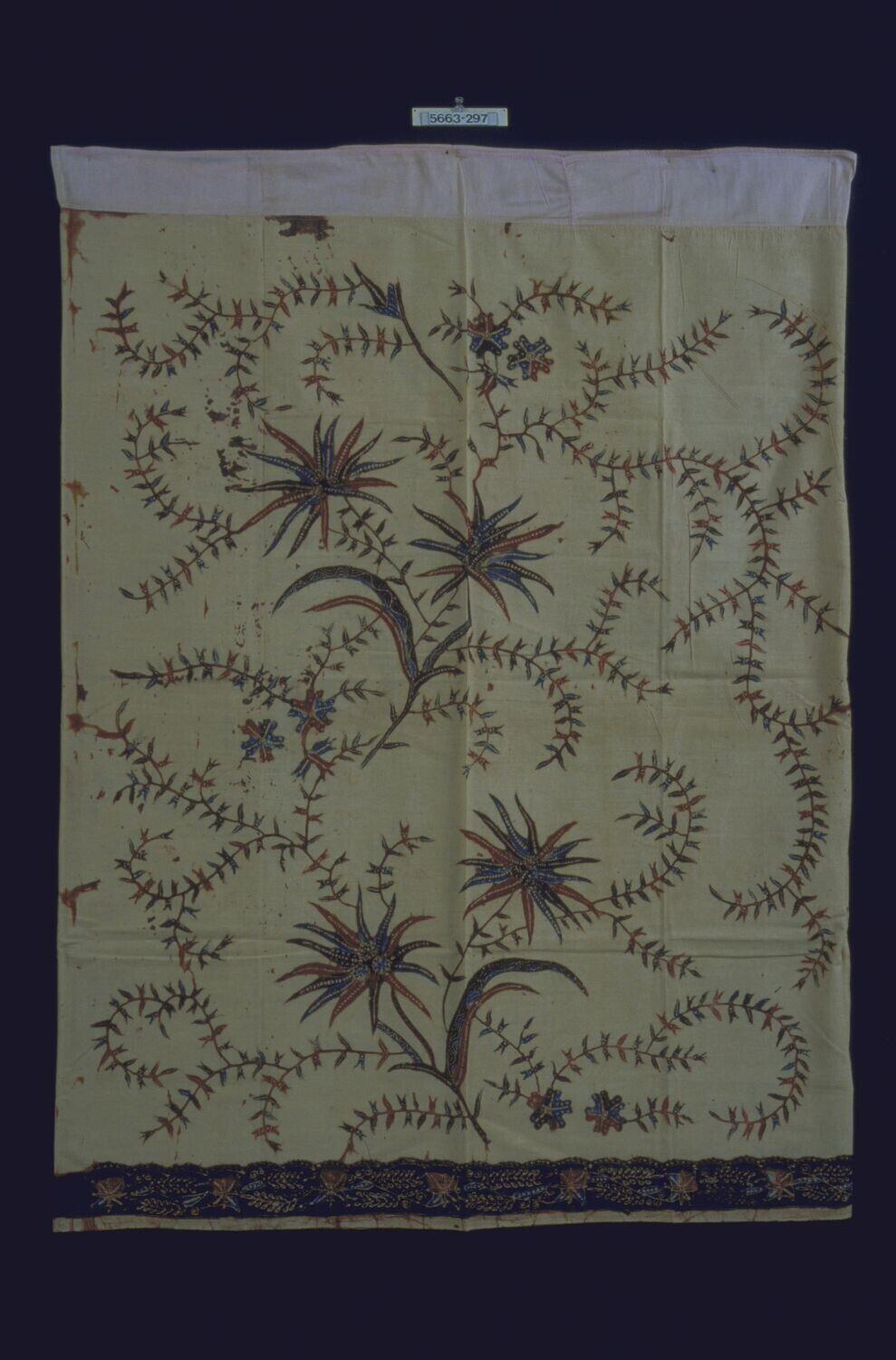 Kokerrok, gemaakt van een slaapbroek, met florale motieven