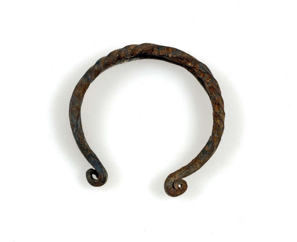 Smeedijzeren armband, in het gevecht gebruikt