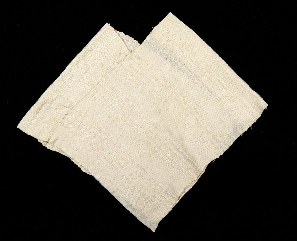 Witte quechquemitl