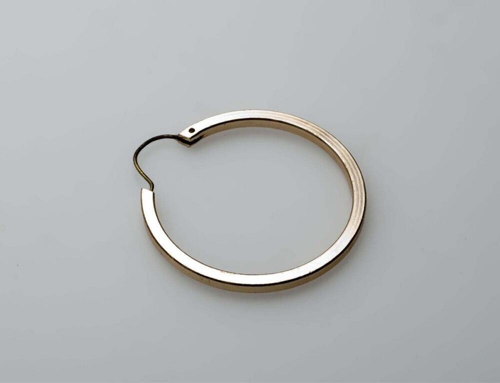 Metalen ronde oorbel