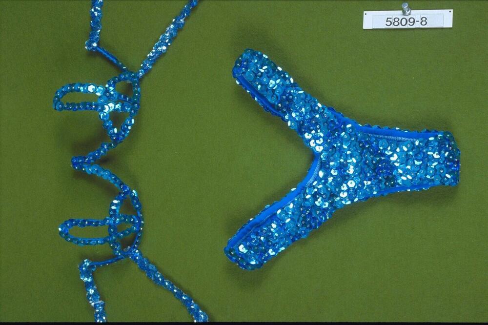 Slipje van carnavalsbikini