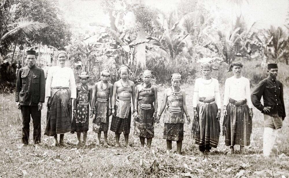 Group portrait Dayak people
