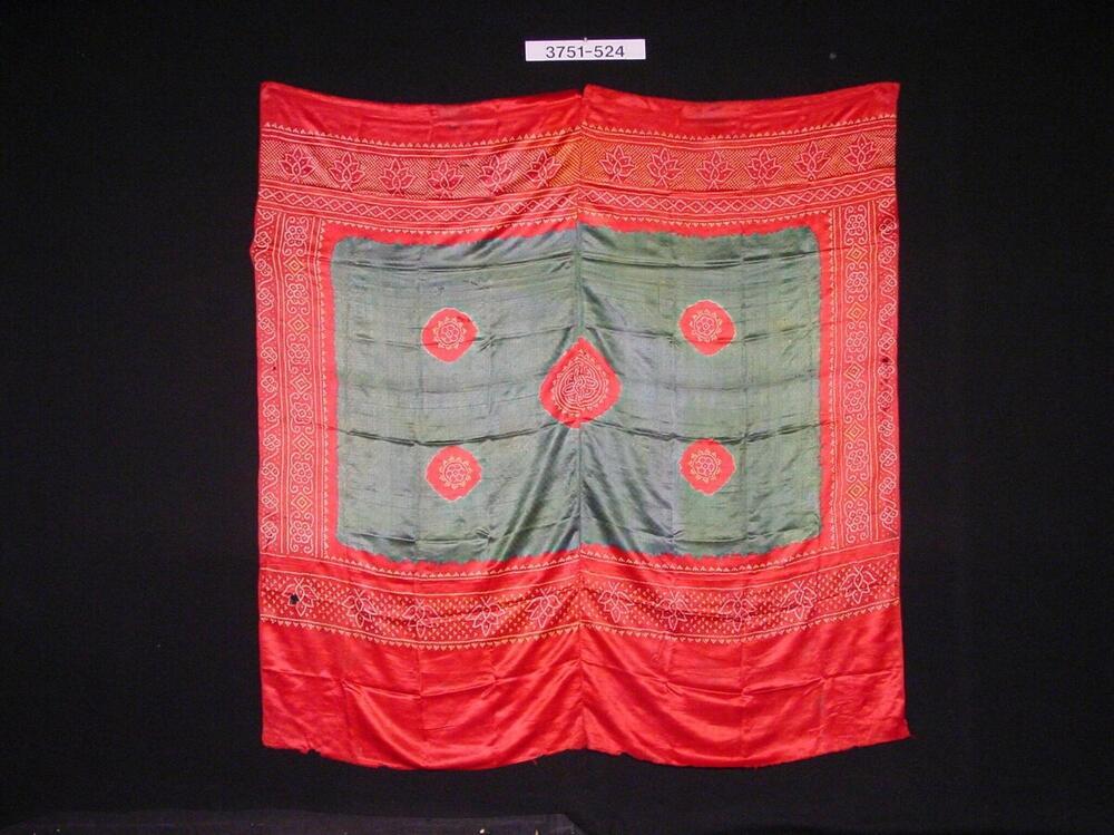 Zijden vrouwenhoofddoek