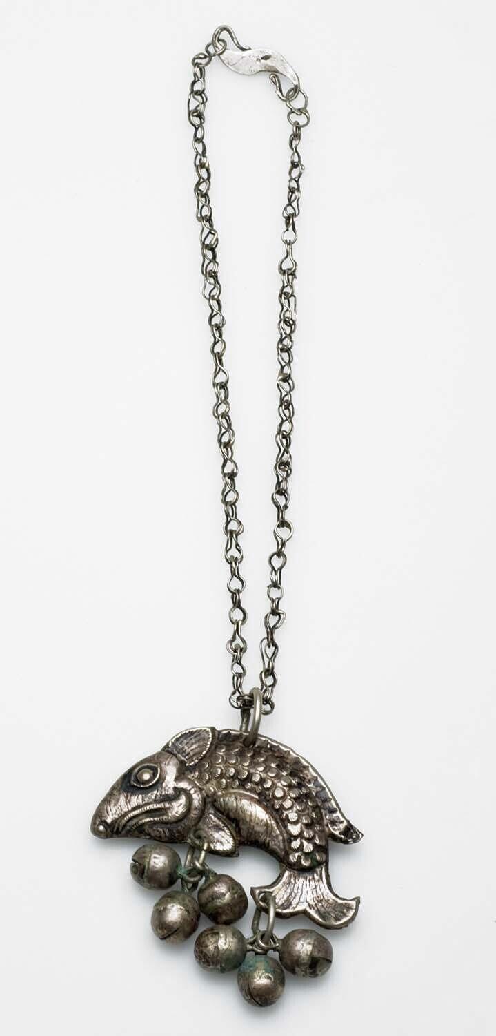 Pendant in the form of a silver fish, with chain