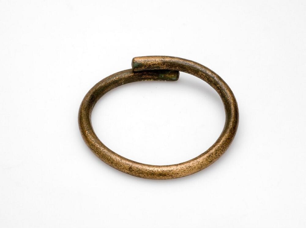 Bronzen pols- of enkelring