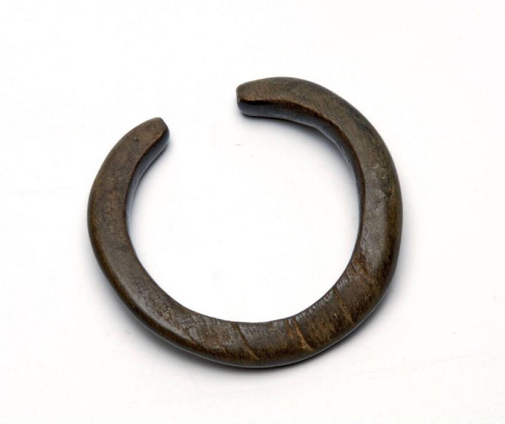 Polsring van karbouwenhoorn voor een kind