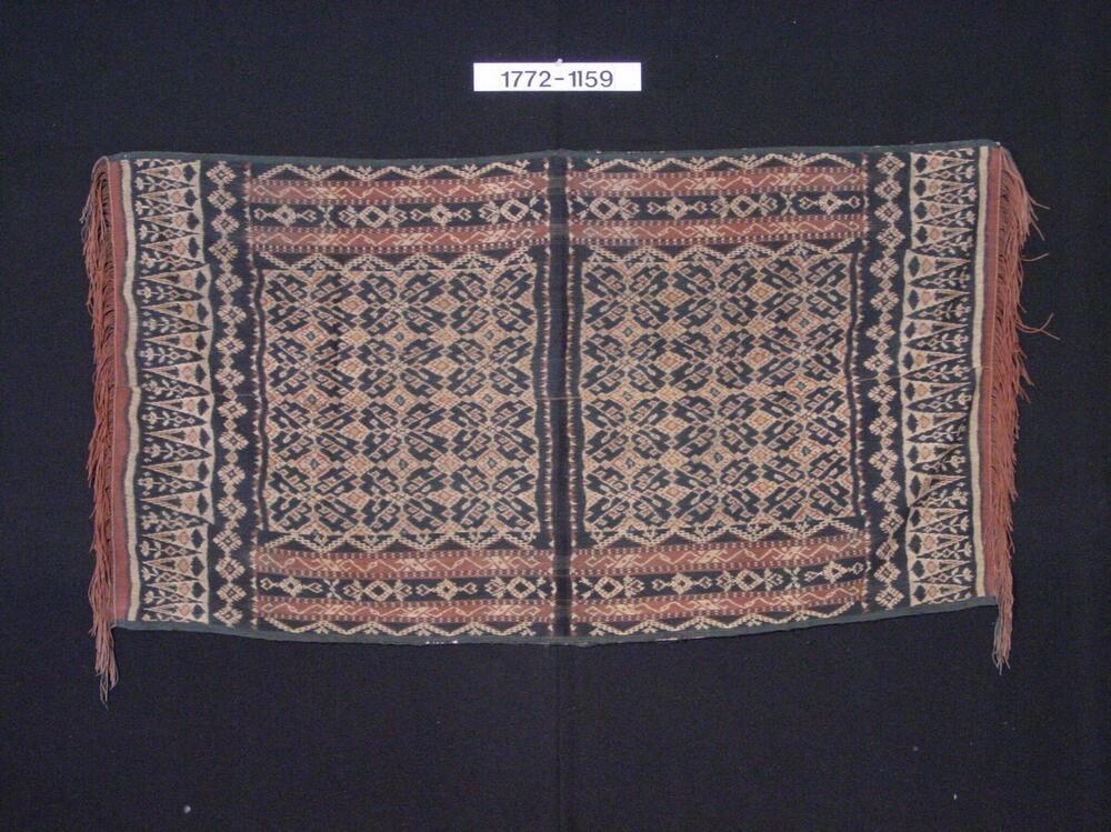 Katoenen schouderdoek met ornament in scheringikat