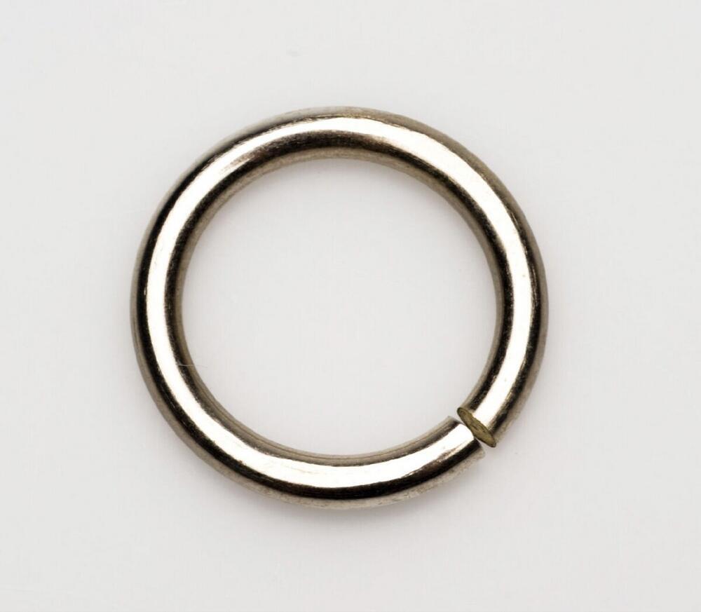 Metalen teenring