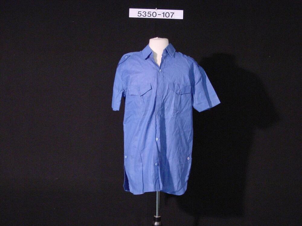Blauw overhemd met korte mouwen