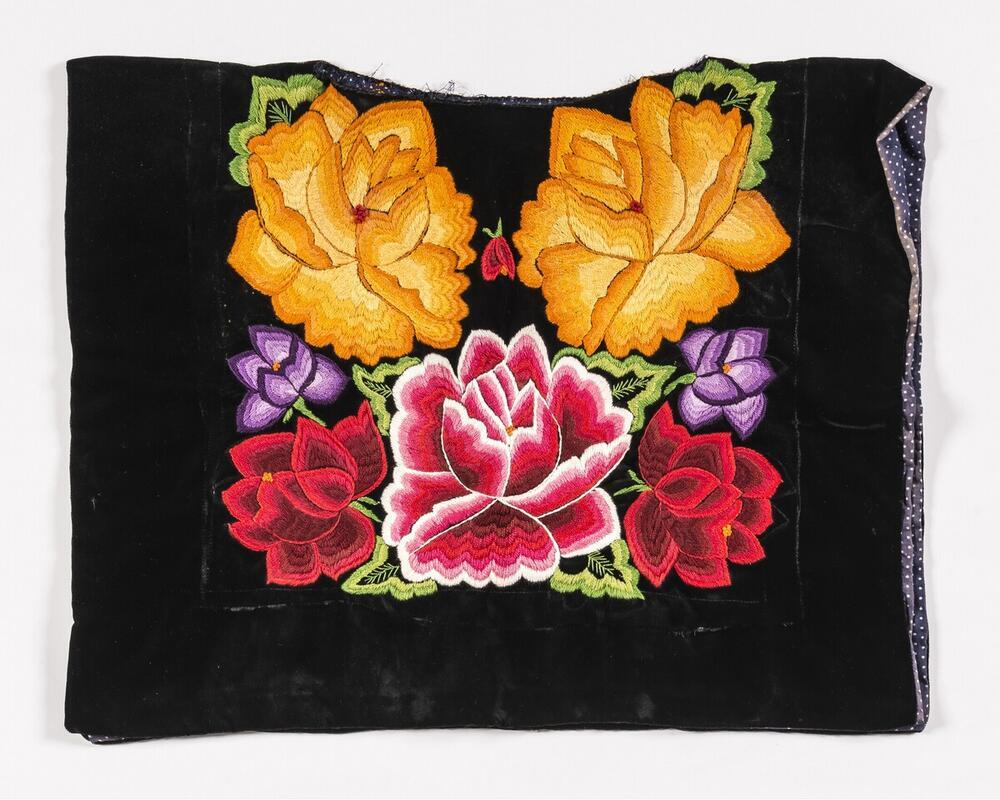 Huipil, onderdeel van een Tehuana kostuum
