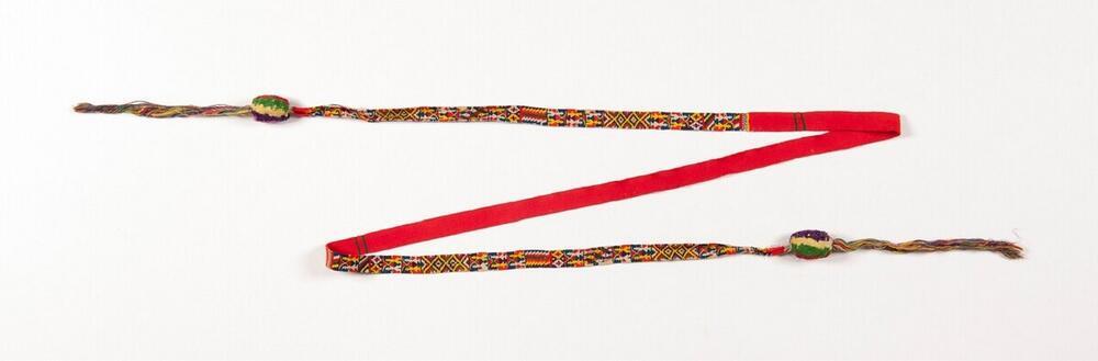 Haarband met geometrische motieven