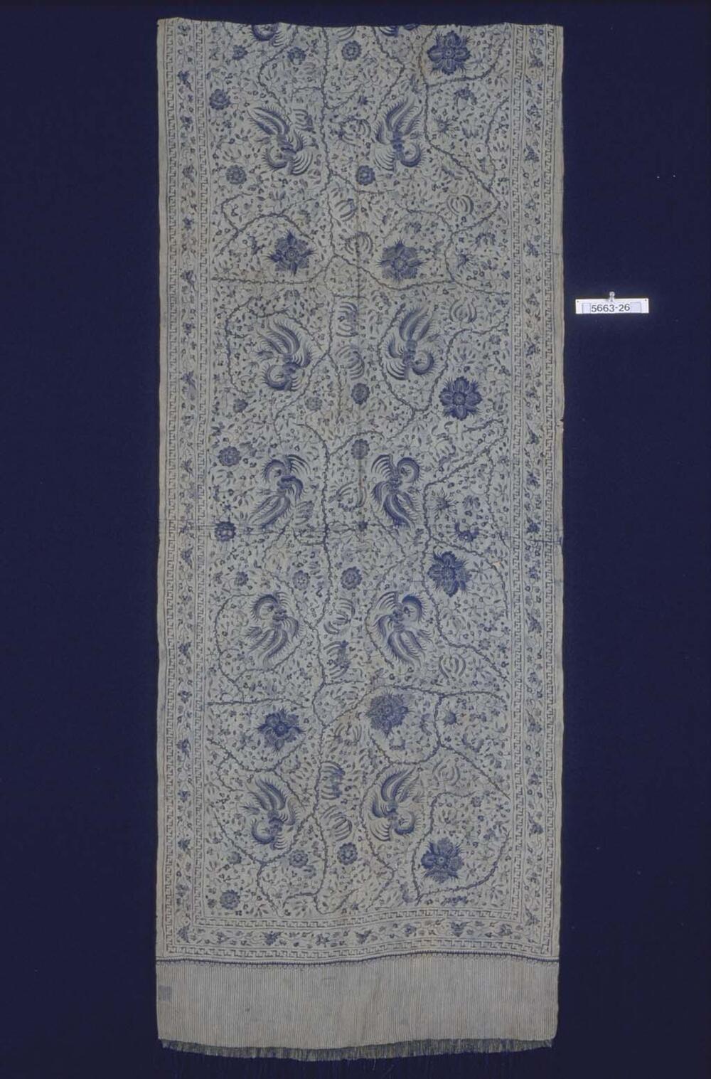 Zijden schouderdoek met zeewier, bloemen en vogels in blauw