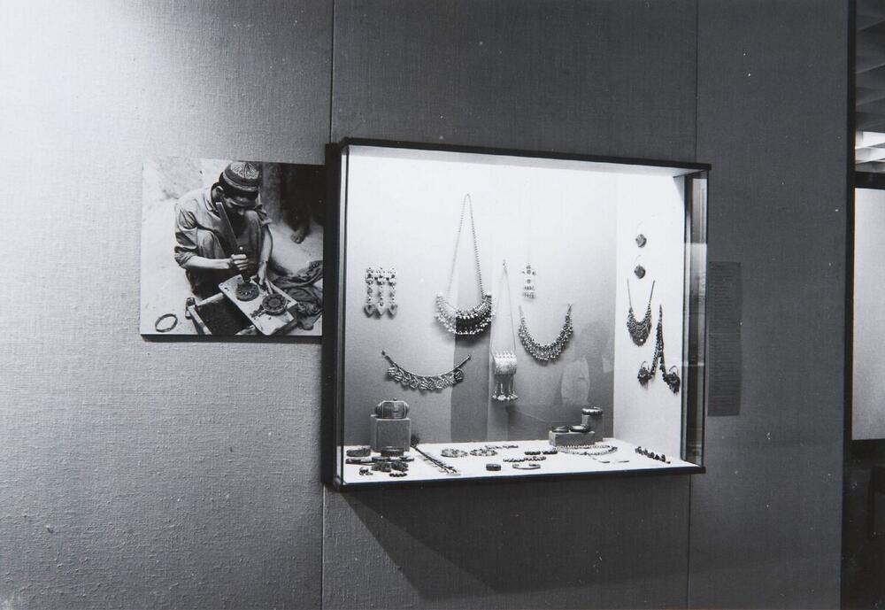 Tentoonstelling 'Sieraden uit Islamitische landen' in het Tropenmuseum