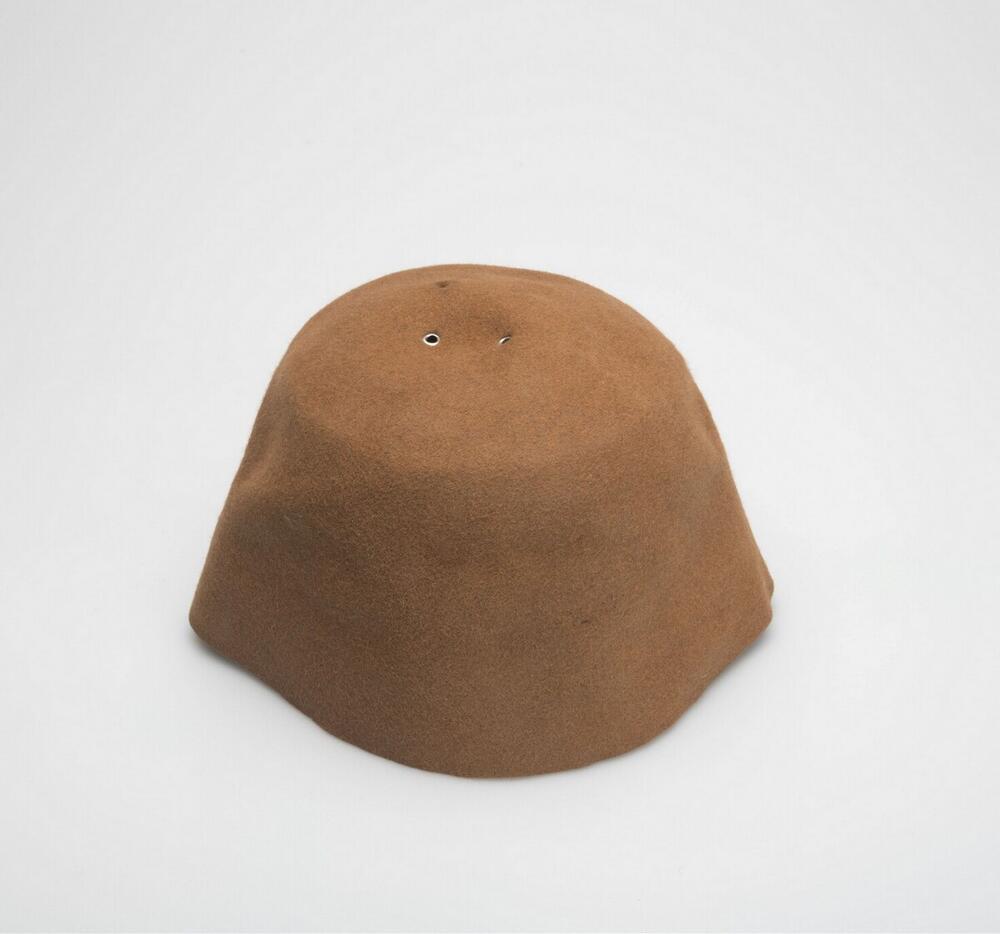Mannenhoofddeksel van bruin vilt