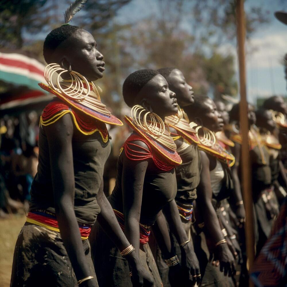 Pokot vrouwen dansen tijdens de feestelijkheden ter gelegenheid van tien jaar onafhankelijkheid van…
