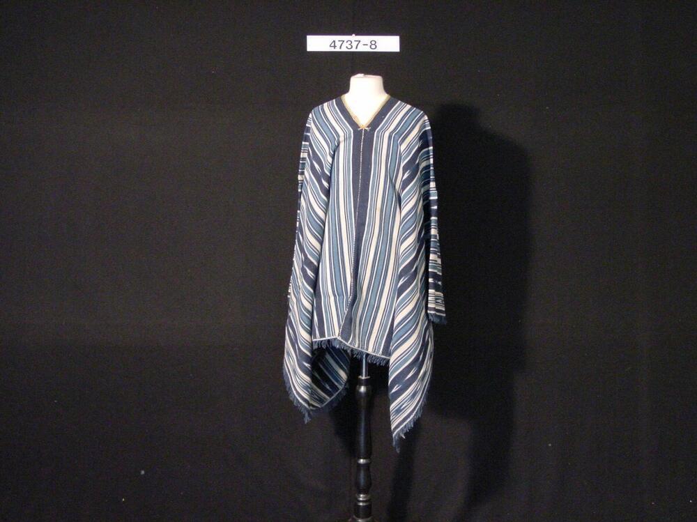 Poncho met blauwe en witte strepen