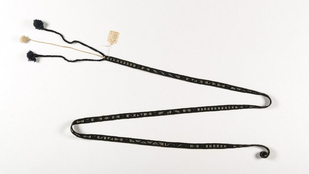 Hoofdband door vrouwen gedragen