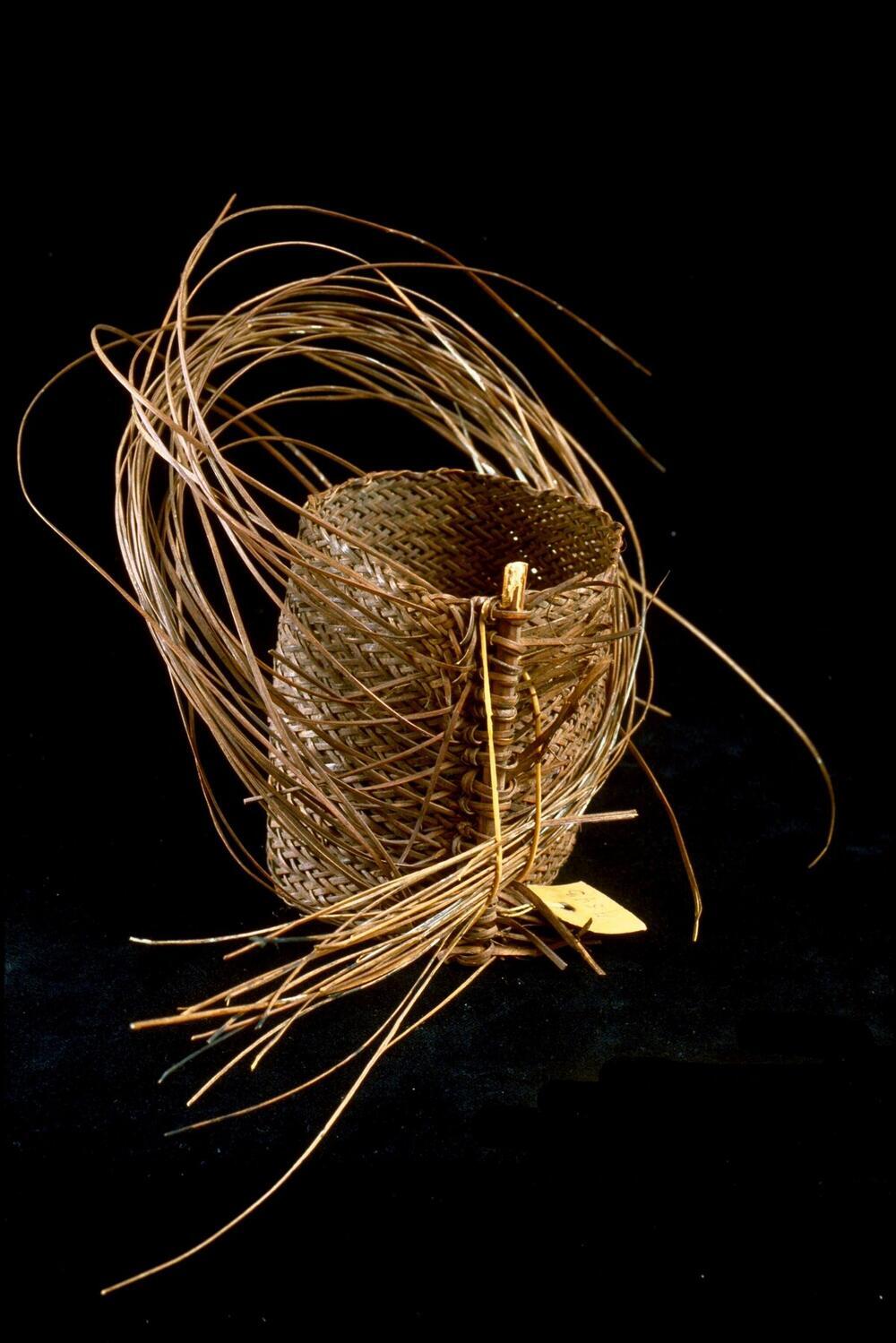 Armband van gevlochten rotan