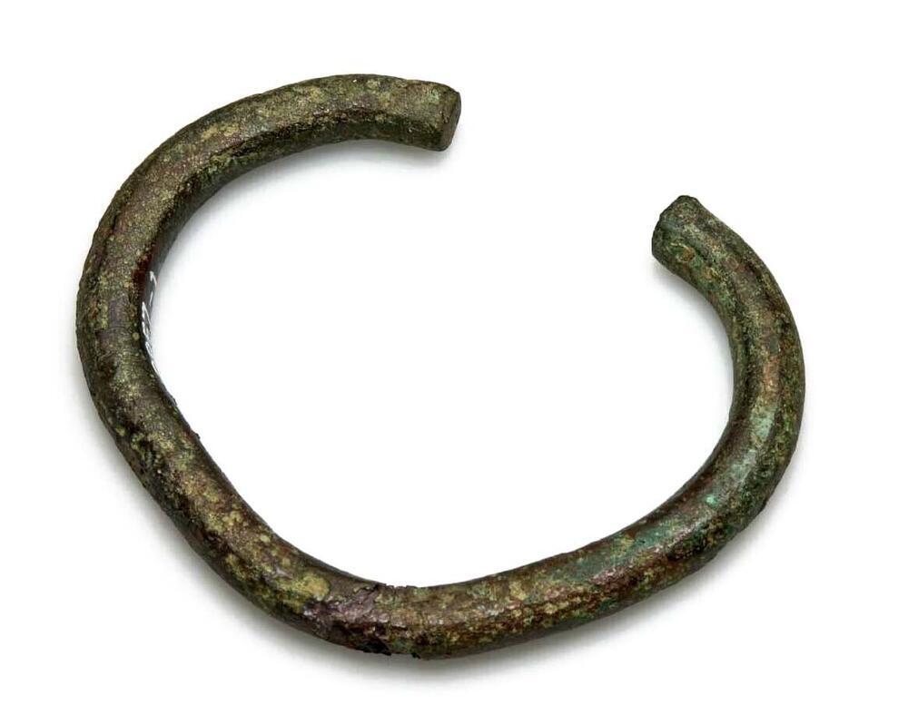 Bronzen arm- of enkelring